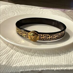 Fashion Jewelry Black and Gold Bracelet